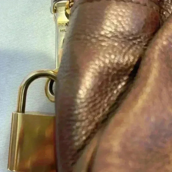 PRADA 🔥🔥Vintage Vitello Daino Shoulder Bag (Brown & Metallic Soft Leather) - Picture 12 of 16